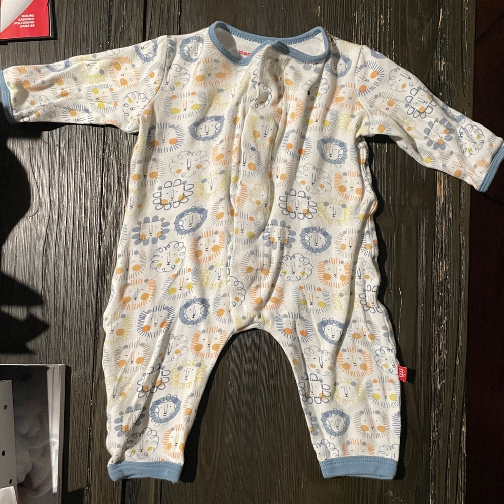 Magnetic Me Lions Outfit Size 3-6 Months